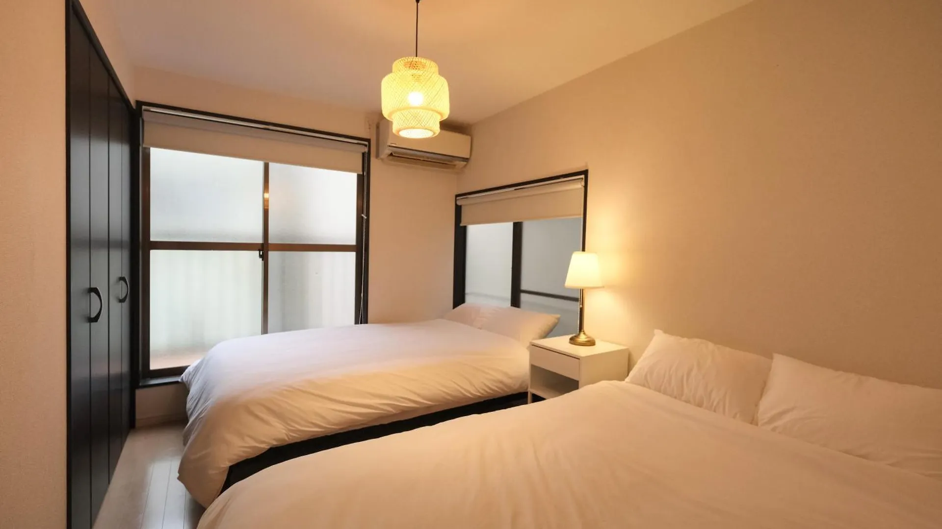 Modern Nakano의 연락처